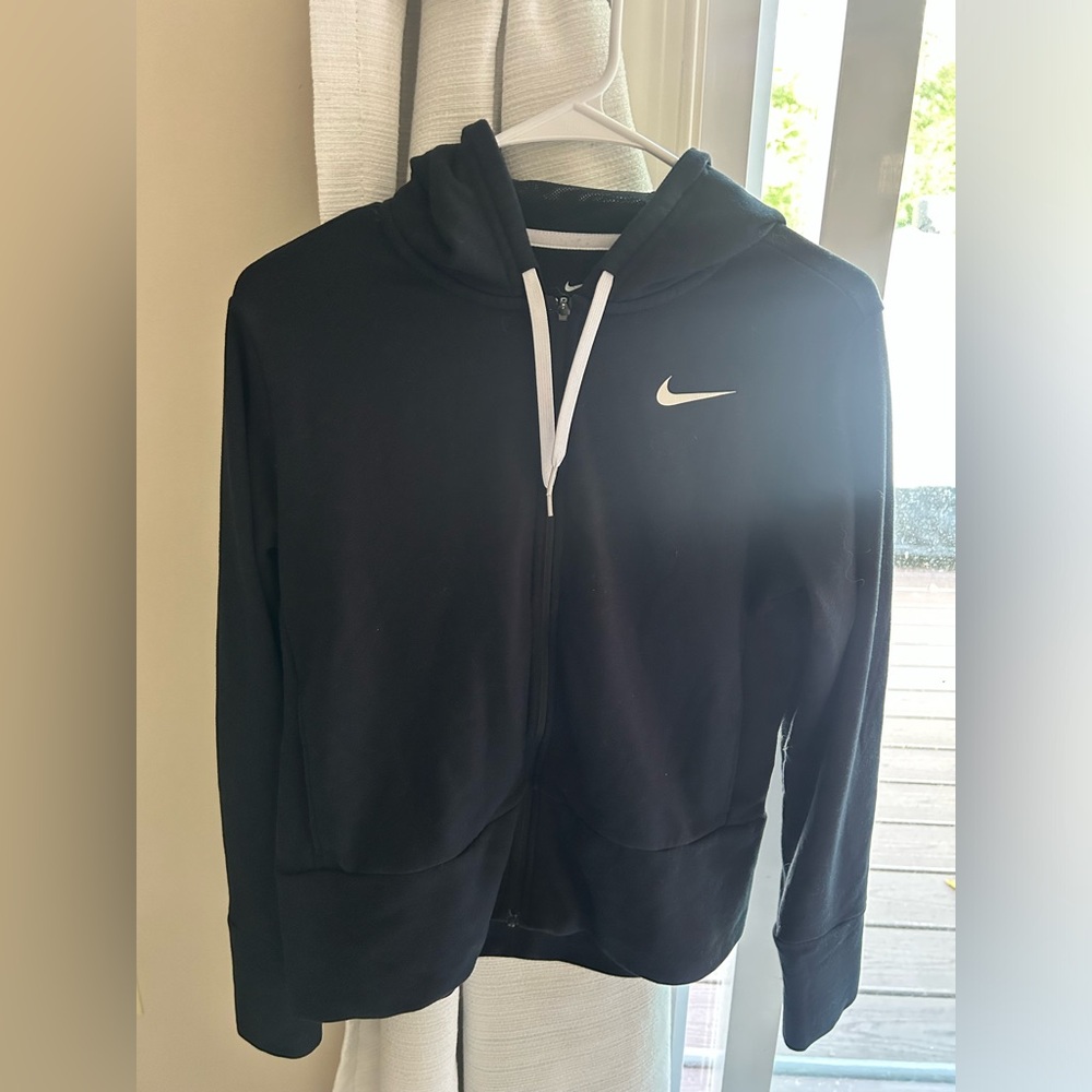 Nike Women’s zip up hoodie